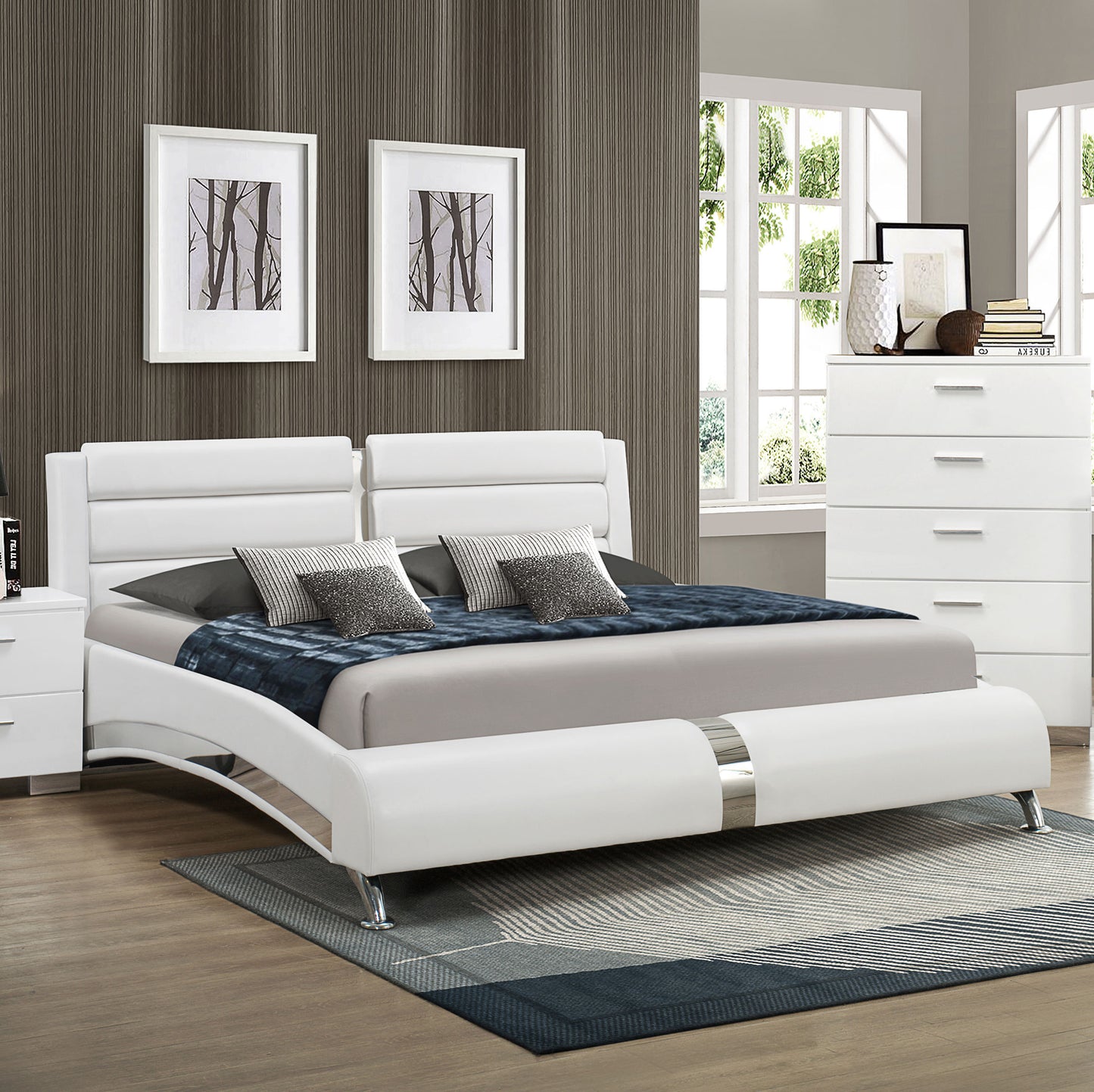 Jeremaine Upholstered Queen Sleigh Bed White